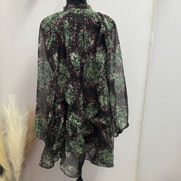 Entro Floral Black and Green Chiffon Dress - Picture 2 of 2